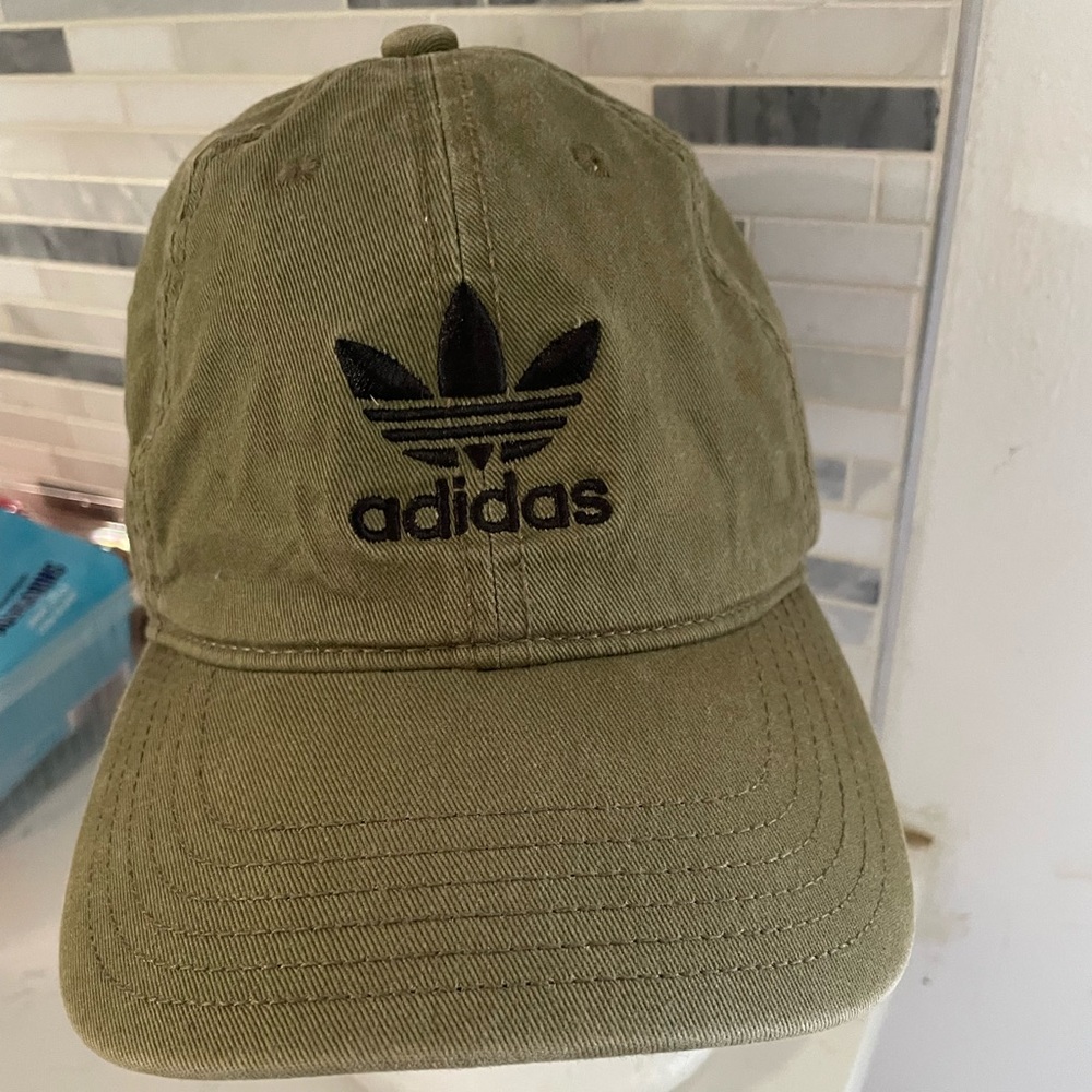 Adidas army green Embroidered 
Logo Adj. Buckle Strap 100% COTTON Trucker Cap